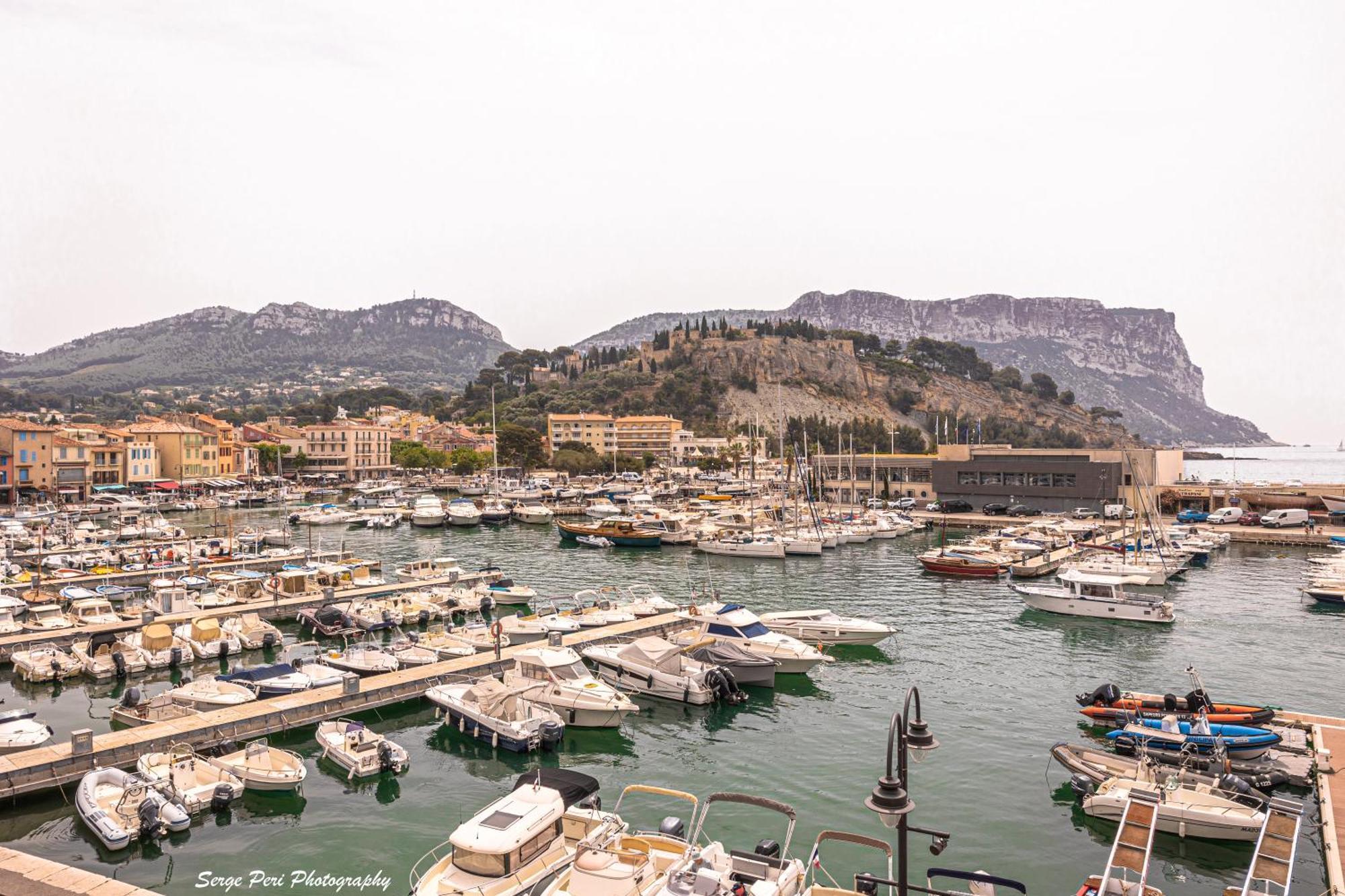 Hotel Le Golfe Cassis Bagian luar foto